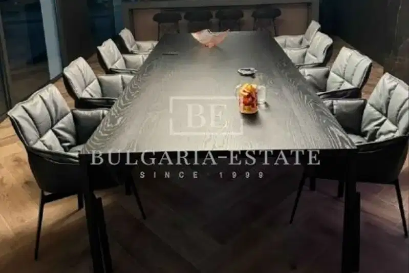 Тристаен апартамент във Варна, Централна поща