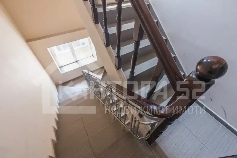 Тристаен апартамент във Варна, Център