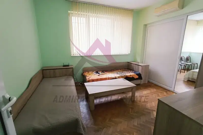 Тристаен апартамент във Варна, Централна поща
