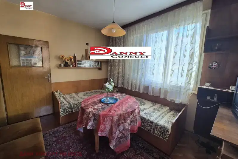 3-bedroom apartment in Veliko Tyrnovo, Centyr