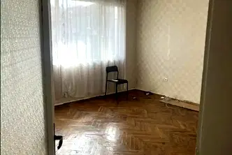 Тристаен апартамент в Перник, Център