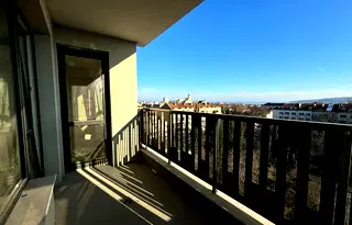 Тристаен апартамент във Варна, Център