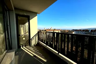 Тристаен апартамент във Варна, Център