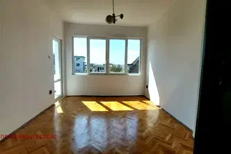 Тристаен апартамент във Варна, Център