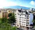 Снимка 3 — Просторен тристаен апартамент с две бани в центъра на София