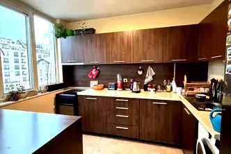 Тристаен апартамент в София, Център