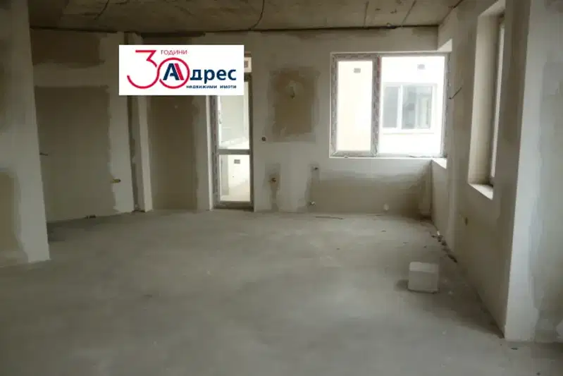 Тристаен апартамент в Добрич, Център