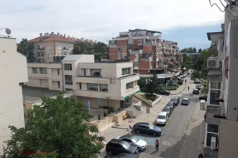 Тристаен апартамент в Кърджали, Център