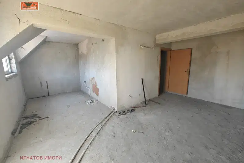Тристаен апартамент в Пазарджик, Център
