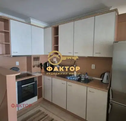 Снимка 2 — Тристаен апартамент в Пловдив, Център
