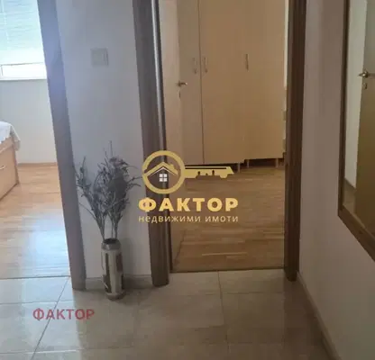 Снимка 5 — Тристаен апартамент в Пловдив, Център