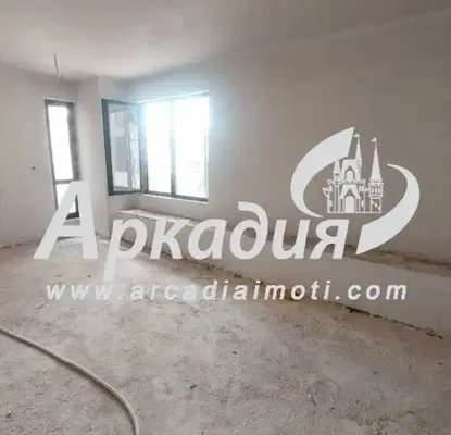 Снимка 3 — Тристаен апартамент с две тераси в Център, Пловдив до ТЦ Гранд