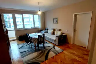 Тристаен апартамент в Добрич, Център