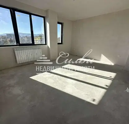 Photo 3 — 3-bedroom apartment in Tyrgovishte, Centyr
