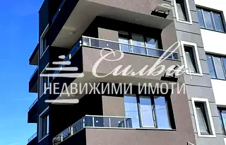 Тристаен апартамент в Търговище, Център