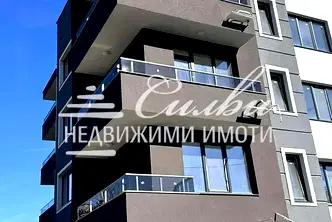 Тристаен апартамент в Търговище, Център