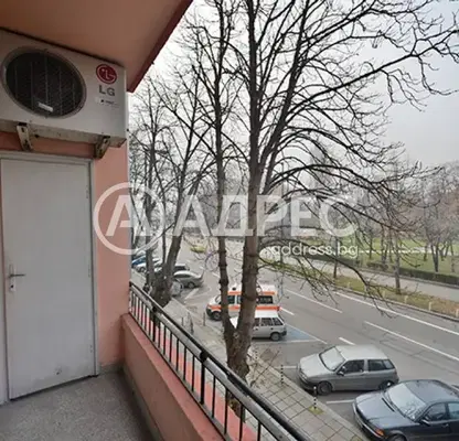 Снимка 3 — Тристаен апартамент 110 кв.м в Център, София с два балкона