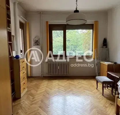 Снимка 5 — Тристаен апартамент 110 кв.м в Център, София с два балкона