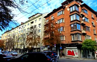Тристаен апартамент в София, Център