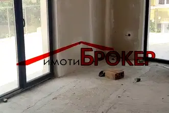 Тристаен апартамент в Сливен, Център