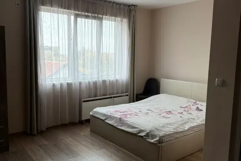 Тристаен апартамент във Враца, Център