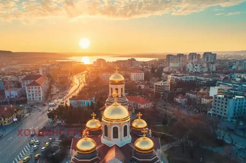 Тристаен апартамент във Варна, Център