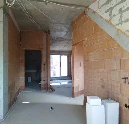 Снимка 3 — Тристаен апартамент в Шумен, Център
