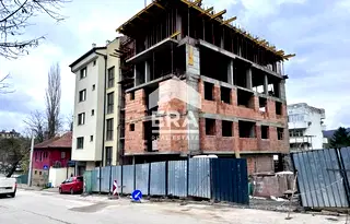 Тристаен апартамент във Велико Търново, Център