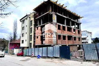 Тристаен апартамент във Велико Търново, Център