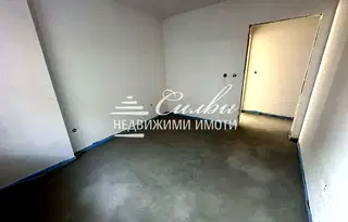 Тристаен апартамент в Търговище, Център