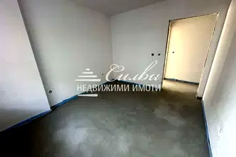 Тристаен апартамент в Търговище, Център