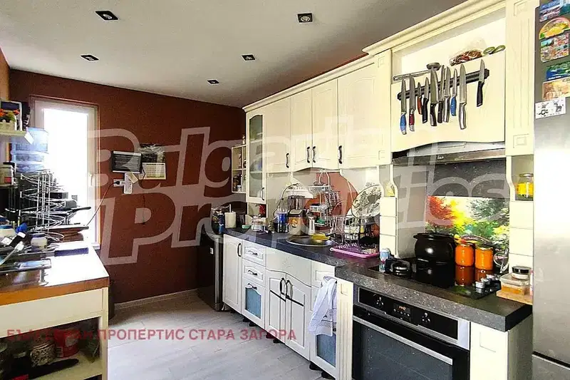 3-bedroom apartment in Stara Zagora, Centyr