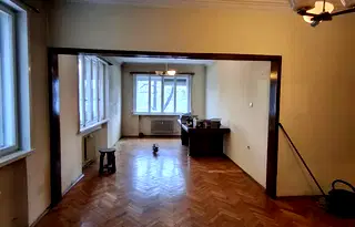 Тристаен апартамент в София, Център