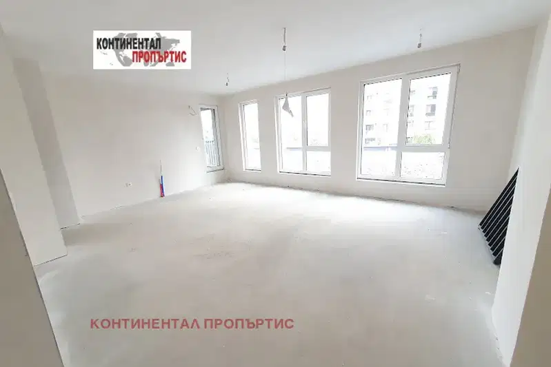 3-bedroom apartment in Sofiya, Centyr