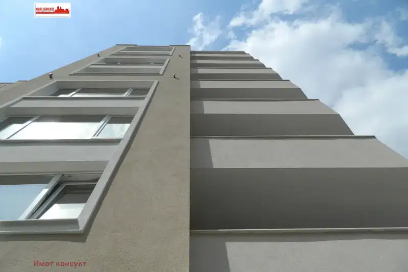 3-bedroom apartment in Plovdiv, Centyr