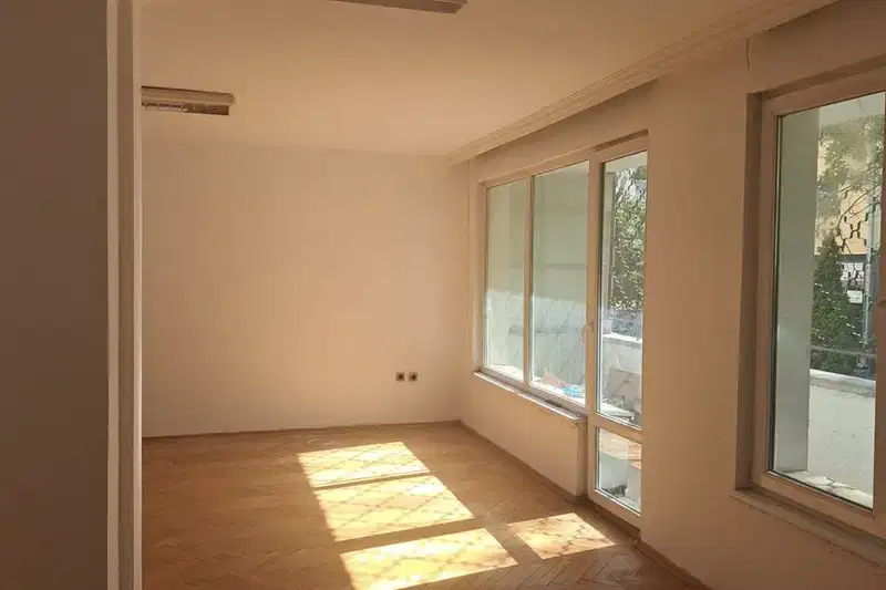 3-bedroom apartment in Plovdiv, Centyr