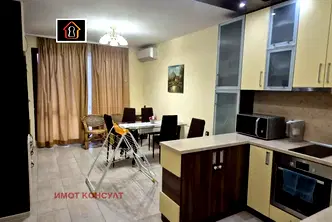 Тристаен апартамент във Враца, Център