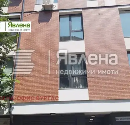 Снимка 4 — Тристаен апартамент в Бургас, Център