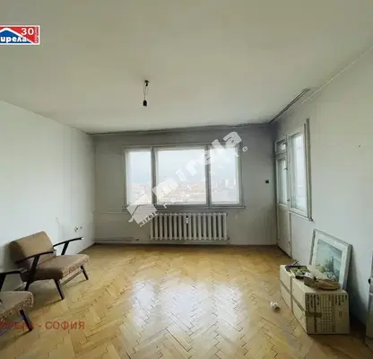 Снимка 4 — Тристаен апартамент в София, Център