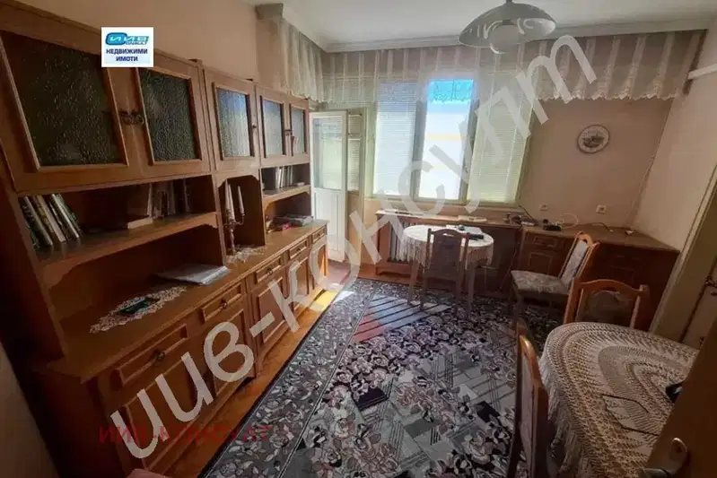 Тристаен апартамент във Велико Търново, Център