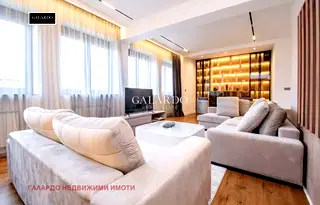 Тристаен апартамент в София, Център