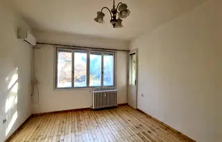 Тристаен апартамент в София, Център