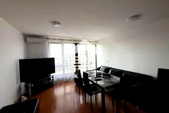 Тристаен апартамент във Велико Търново, Център