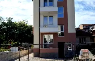 Тристаен апартамент във Враца, Център