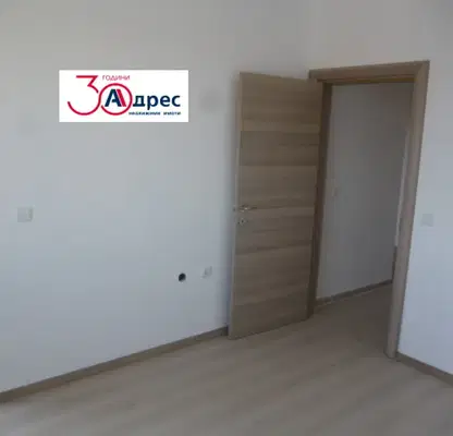 Снимка 3 — Тристаен апартамент в Добрич, Център