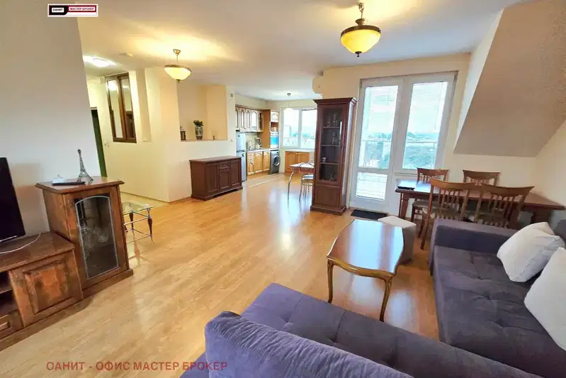3-bedroom apartment in Sofia, Centyr