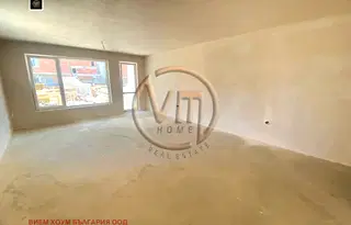 Тристаен апартамент във Варна, Център