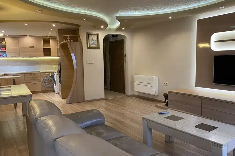 3-bedroom apartment in Plovdiv, Centyr