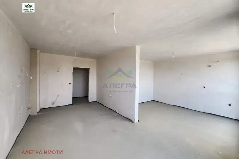 Тристаен апартамент в Пазарджик, Център