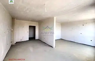 Тристаен апартамент в Пазарджик, Център